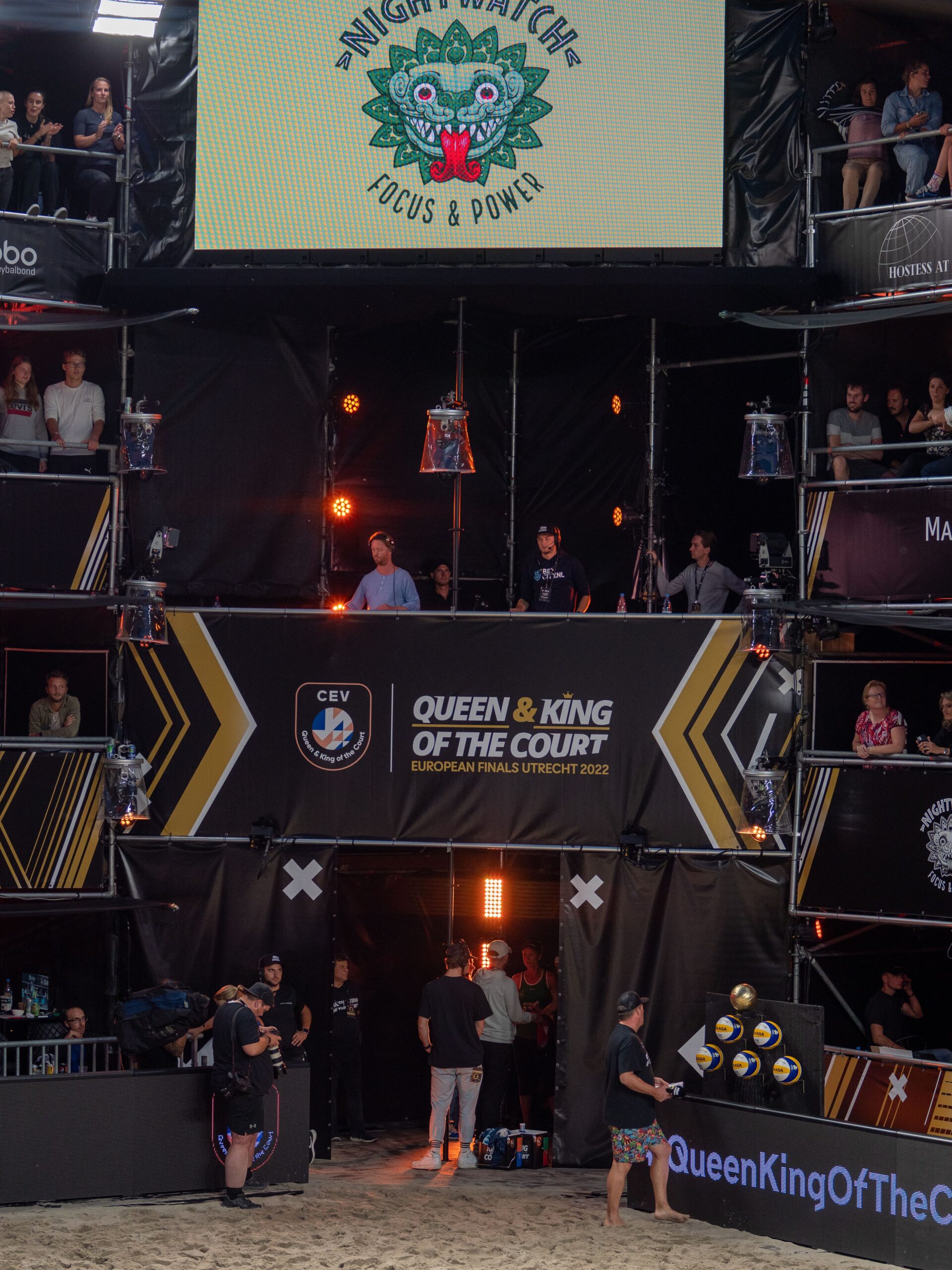 Avondje Queen & King of The Court Utrecht 2022, de DJ's zijn aanwezig - Arcade Bouwkwaliteit