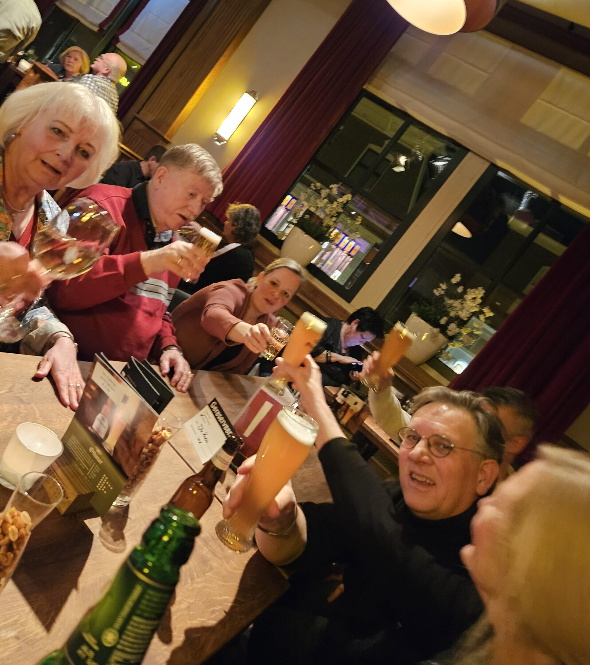 Bedrijfsuitje De Bond Oldenzaal, proost - Arcade Bouwkwaliteit